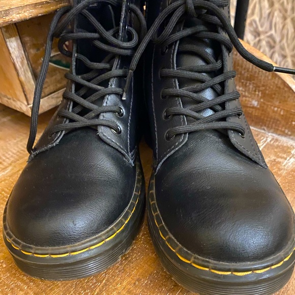 Dr. Martens Big Kid Combat Boots - Picture 9 of 10